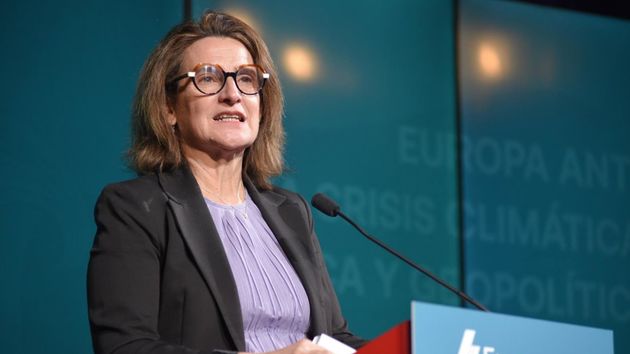 Bruselas da luz verde a rebajas fiscales en la luz y pide blindar a los hogares vulnerables frente a los cortes de suministros