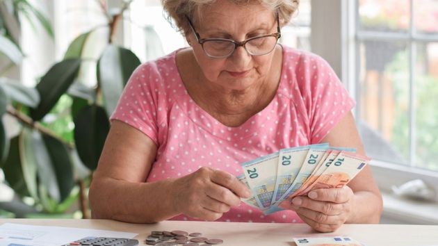 Una heredera obligada a pagar más impuesto de sucesiones al no poder justificar en qué gastó el fallecido parte del dinero durante el año anterior a su muerte