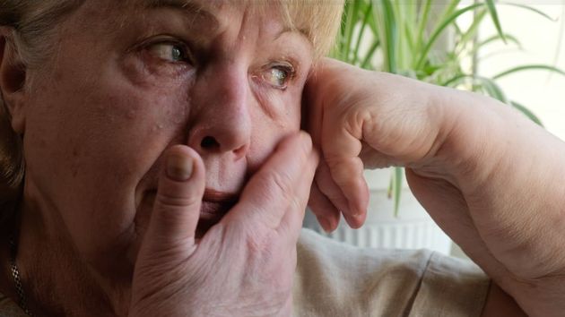 Retiran la incapacidad a una cajera con cáncer de mama, la recupera a los cinco años, pero Hacienda le obliga a pagar el IRPF de todos los atrasos de golpe y el Supremo lo avala
