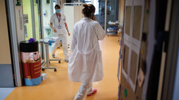 Los médicos alertan del peligro de usar ChatGPT para consultas de salud: “se inventa datos o cita estudios científicos que ni siquiera existen”