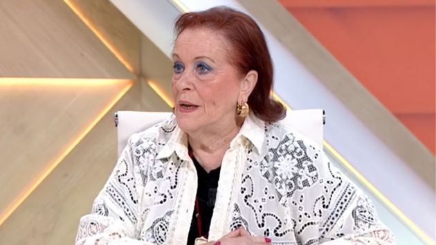 Charo (79 años) cobra una pensión de jubilación y otra de viudedad que suman 2.200 euros, pero rechaza sentirse privilegiada: "Me parece poco, solo pido un presente digno"