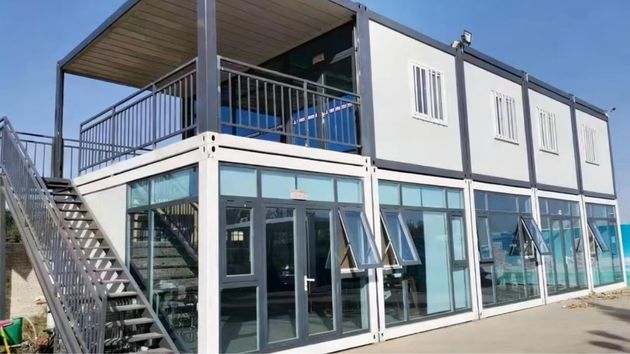 Amazon vende una casa prefabricada de dos pisos con cocina amueblada y baño por menos de 14.000 euros