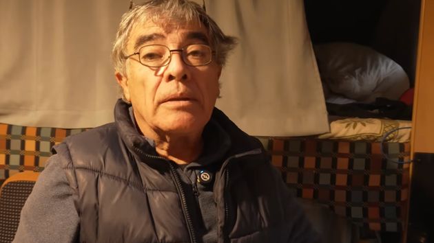 Javier (67 años), el jubilado con 500€ de pensión que vive en una autocaravana: "Sé que no voy a poder acceder nunca más a una casa"