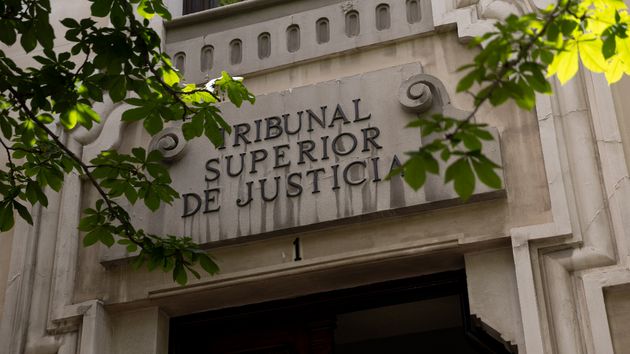 Eliminar a un trabajador del grupo de WhatsApp mientras está de baja no es discriminatorio: así lo avala el TSJ de Galicia