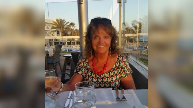 Una viuda de 69 años pierde cerca de 1 millón de euros tras enamorarse por internet, viaja a Ghana para recuperarlos y muere en un accidente en circunstancias sospechosas