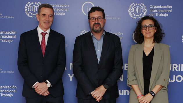 El Gobierno reforma la Ley de Prevención tras 30 años en una cumbre que alerta sobre suicidios, algoritmos y precariedad