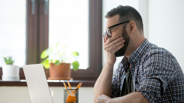 Expertos del Ministerio de Trabajo alzan la voz: "La precariedad laboral incrementa en un 20% el riesgo de intento de suicidio"