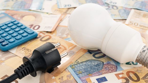 El precio de la luz del sábado 2 de mayo de 2026 baja en el mercado mayorista y deja 6 tramos por debajo de los 5 euros
