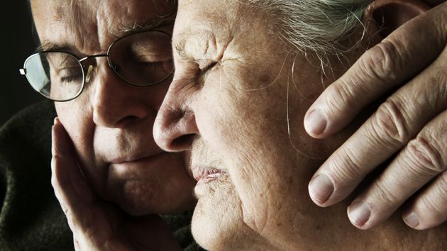 Un jubilado de 75 años que ha trabajado en el sector bancario, desesperado: “nuestras dos pensiones suman 3.500 euros pero no tenemos ahorros y la situación es difícil”