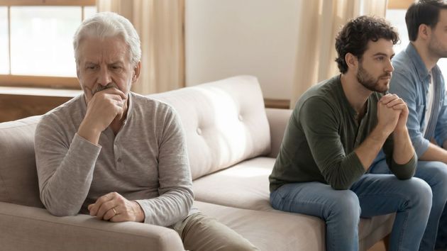 Un padre intenta desheredar a sus hijos tras años sin relación por un divorcio conflictivo: el Supremo lo rechaza y les reconoce su legítima