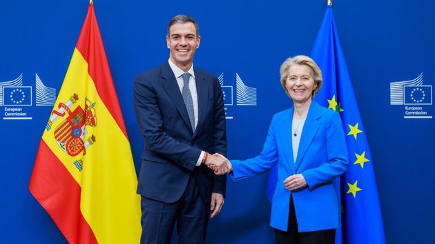 La UE cambia las normas: las empresas deberán informar de los sueldos en sus ofertas de empleo y publicar el salario medio de sus plantillas desde 2026