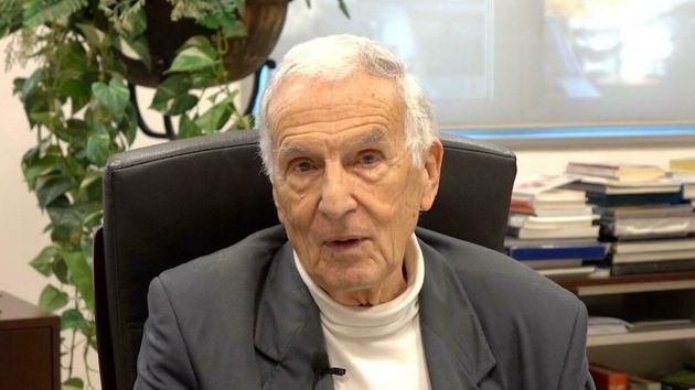 Silvio Garattini (97 años), experto en longevidad: “para vivir más la clave es salir a andar cada día, yo recorro 5 kilómetros a diario a un ritmo vivo”