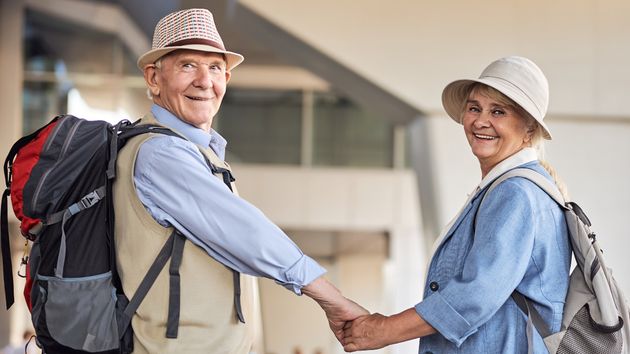 Con una pensión de 1.500 euros al mes viven mejor que en España: el país al que se mudan los jubilados para vivir “como reyes”