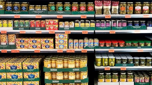 El BOE cambia las normas alimentarias: aceitunas, gildas y encurtidos deberán llevar etiquetas más estrictas