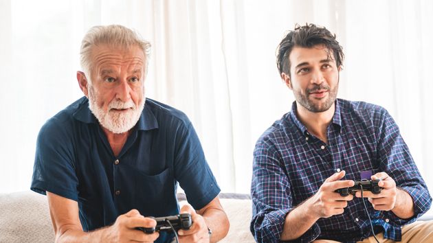 La psicología sugiere que los adultos de entre 30 y 40 años que siguen jugando a videojuegos tienen características comunes de este tipo de personas