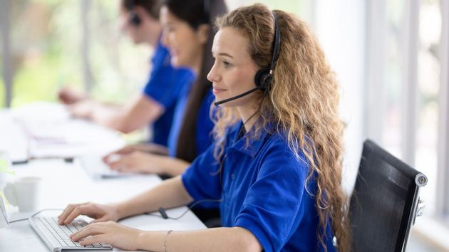 Adecco busca 50 agentes telefónicos para trabajar en Orange: solo piden la ESO