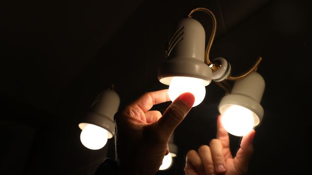 El precio de la luz del miércoles 13 de mayo de 2026 en el PVPC: baja pero sigue habiendo tramos por encima de los 200 euros