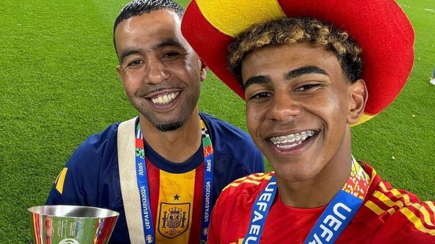 Mounir Nasraoui, padre de Lamine Yamal, responde a los que dicen que vive de su hijo: “Gracias hijo, viviré de tí”