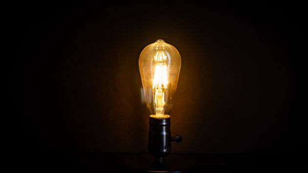 El precio de la luz este domingo 17 de mayo de 2026 en el mercado mayorista: horas más baratas y caras