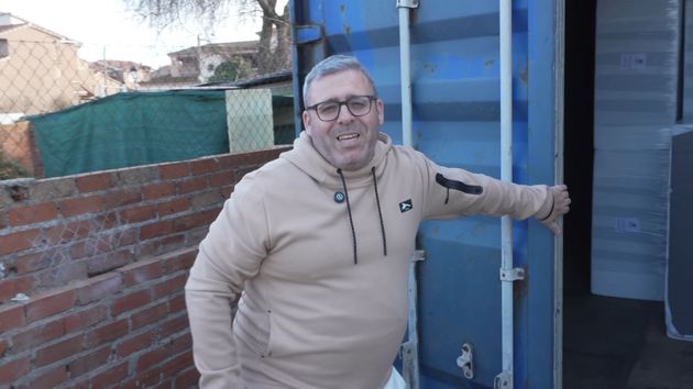 Matías, ascensorista: "He adquirido dos contenedores de 60 metros cuadrados por 4.500 euros. La inversión total para construir mi vivienda ascenderá a unos 80.000 euros"