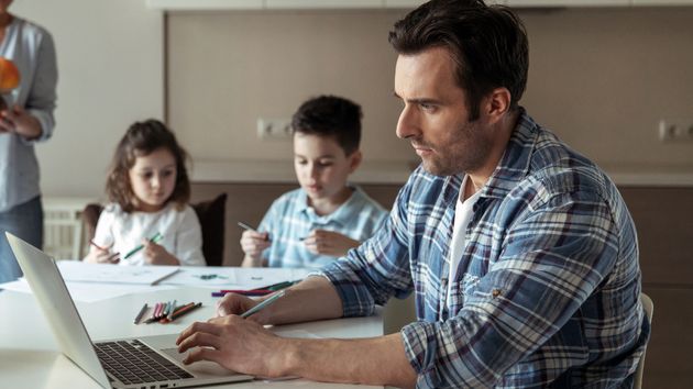 Las familias con hijos podrán cobrar una ayuda de 1.200 euros por cada uno cumpliendo un requisito