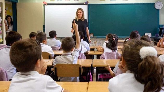 Los profesores españoles necesitan casi cuatro décadas de trabajo para cobrar el sueldo máximo