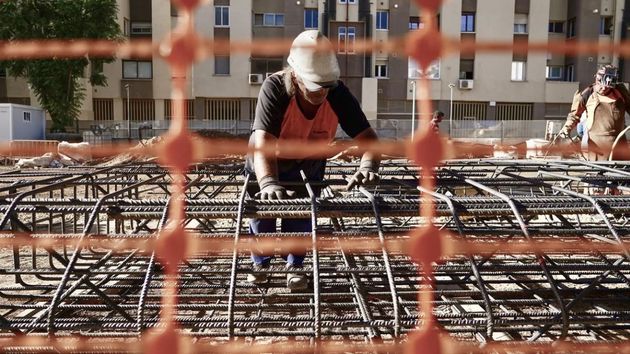 Le despiden durante su baja médica y consigue una indemnización de 380.000 euros: la empresa sospechaba que trabajaba para otros