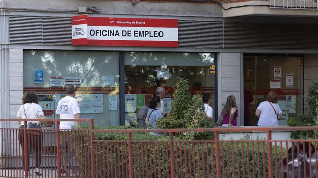 El SEPE publica más de 500 vacantes donde no piden experiencia y se firma contrato indefinido: buscan distintos perfiles profesionales