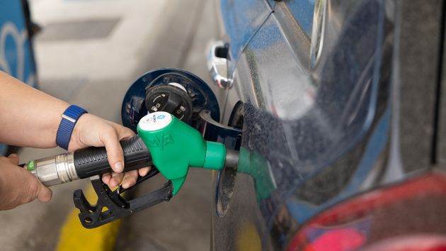 Precio de la gasolina y el diésel hoy, viernes 22 de mayo, en España: gasolineras más baratas para un surtidor dividido