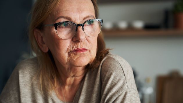 La justicia devuelve la incapacidad permanente total por artritis y migrañas a una cajera después de que la Seguridad Social se la retirara por “mejoría”