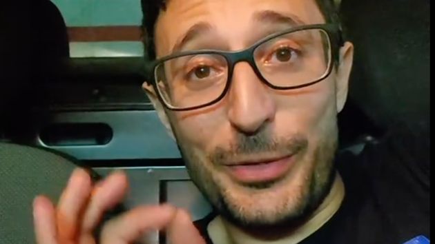 Emanuele es autónomo y trabaja como fontanero: "Hay pocos que cumplen, pero yo hoy he facturado 2.500 euros en un solo trabajo"