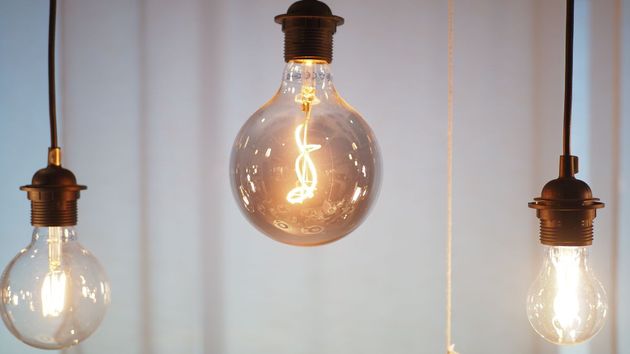El precio de la luz del lunes 25 de mayo en el PVPC se dispara y deja 3 tramos por encima de los 200 euros