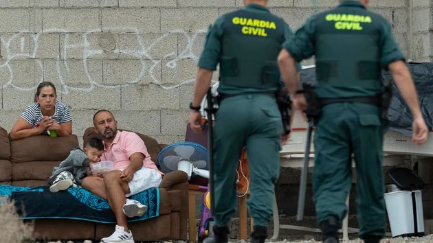 Una casera recupera su vivienda tras 7 años de alquiler pese a que los inquilinos se declararon familia vulnerable: le dejan 130.000 euros en pérdidas y escombros traídos de la calle
