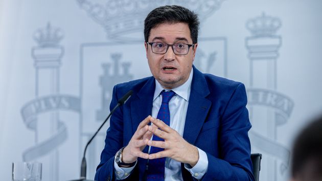 Los sindicatos convocan paros por el veto de Óscar López a la jornada de 35 horas en Red.es