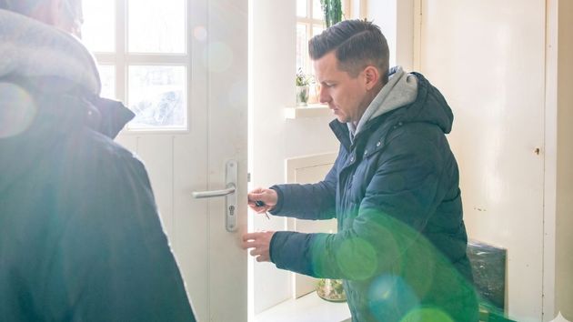 Un casero intenta echar a su inquilino antes de los 5 años alegando que necesitaba la vivienda y que el contrato lo contemplaba: la Justicia rechaza el desahucio porque no explicó para quién necesitaba el piso