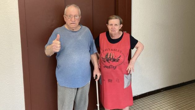 Una pareja de 83 y 78 años, que vive en un séptimo piso, lleva más de un mes sin apenas salir de casa por una avería en el ascensor de la comunidad: “Hace una semana que no salgo”