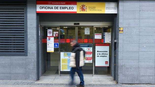 Inspección de Trabajo multa a una empresa que no dio calzado antideslizante a una empleada que sufrió una caída: tendrá que pagar una sanción de 166.703,21 euros