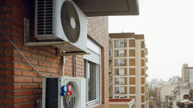 Confirmado por la justicia: si tu aparato de aire acondicionado molesta a los vecinos, tendrás que cambiarlo de sitio
