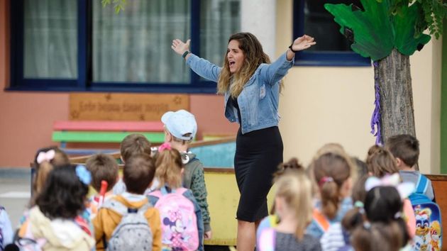 Los colegios privados y concertados están contratando maestros y personal administrativo: requisitos y plazos