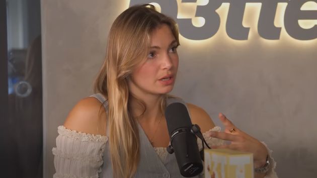Savina, piloto: "La gente teme que el avión tenga problemas mecánicos, pero lo que realmente nos pasa a menudo es tener que gestionar que un pasajero sufra una urgencia médica grave en medio del océano"