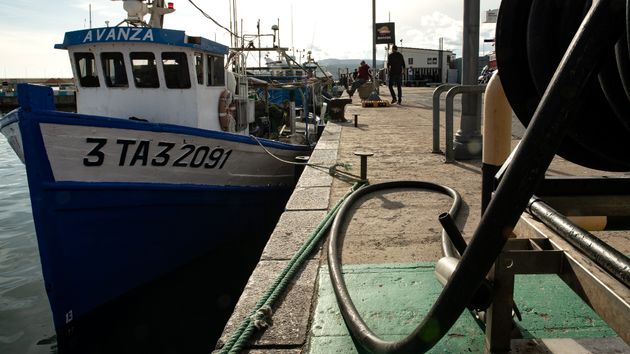 Europa aprueba una ayuda de 25 millones de euros al sector pesquero afectado por la subida de los carburantes