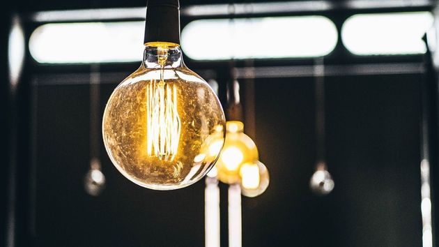 El precio de la luz baja ligeramente este domingo 7 de junio de 2026: horas más baratas y caras