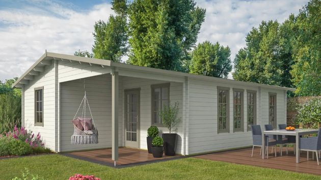 La casa prefabricada de madera de 70 metros con 3 habitaciones y porche cubierto que se vende rebajada por 24.095 euros