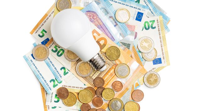 El precio de la luz del lunes 8 de junio de 2026 en el PVPC se dispara otra vez y 1 tramo supera los 240 euros