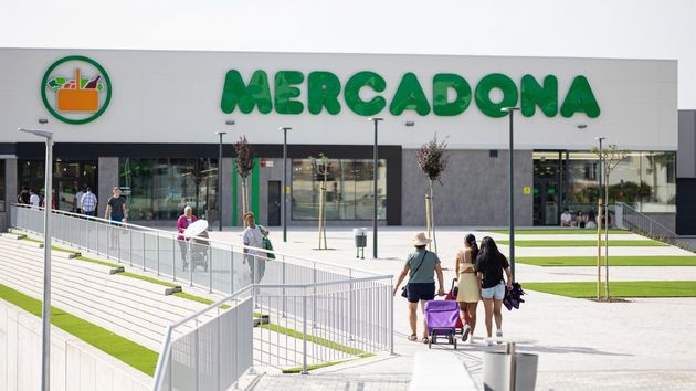 Mercadona cierra el martes en Murcia y La Rioja y anuncia la apertura en domingos para su campaña de verano