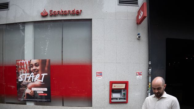 Banco Santander obligado a indemnizar a un cliente que invirtió 120.000 euros en 'Valores Santander' tras hacerle creer que contrataba "un depósito a plazo fijo"