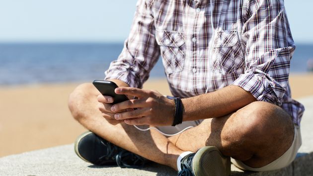 El plus de dedicación es compatible con el derecho a la desconexión digital: deben pagar 4.978 euros a un empleado al que se lo negaban por no atender el teléfono en sus días libres