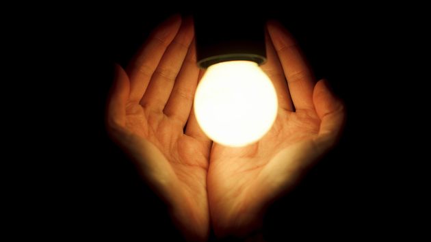 El precio de la luz del viernes 12 de junio en el PVPC: horas más baratas y caras 