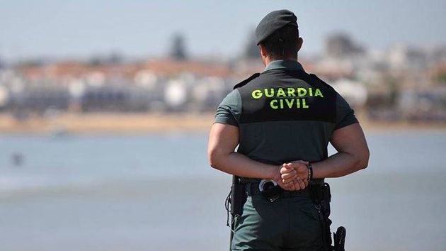 La Guardia Civil avisa a los padres este verano: perder de vista a los niños 10 segundos en el agua puede acarrear graves consecuencias legales