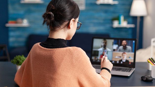 Se va del trabajo cobrando 335.992 euros de indemnización porque la grabaron en Teams sin su consentimiento y usaron las conversaciones